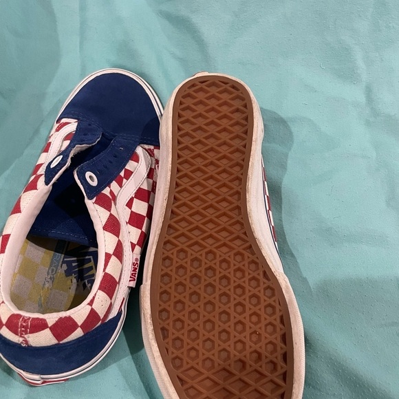 Vans red, white and blue checkered.  Men's size 6, women’s size 7.5 - Picture 4 of 5